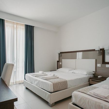 Hotel Baia Marina 滨海库普拉 外观 照片