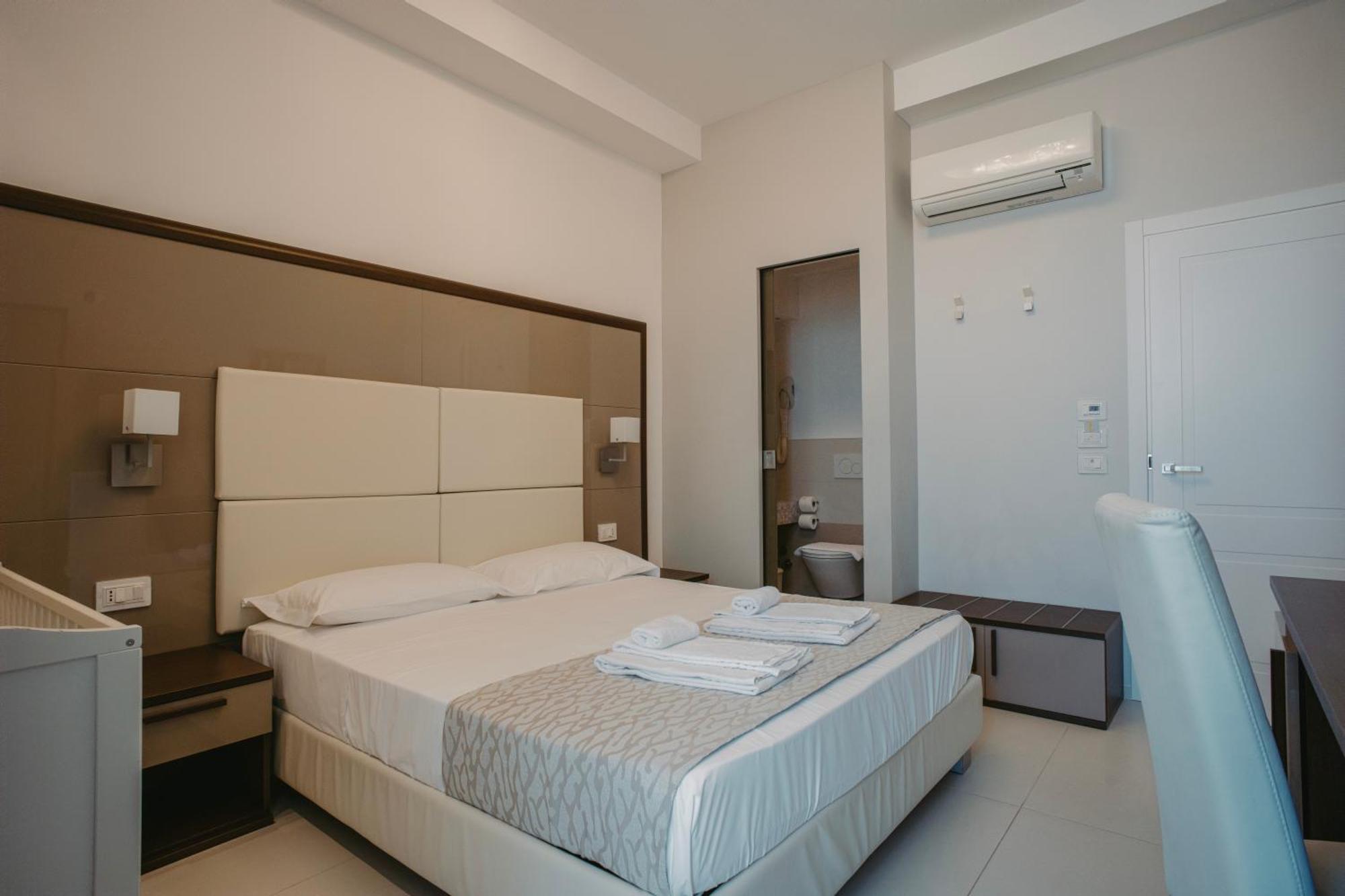 Hotel Baia Marina 滨海库普拉 外观 照片