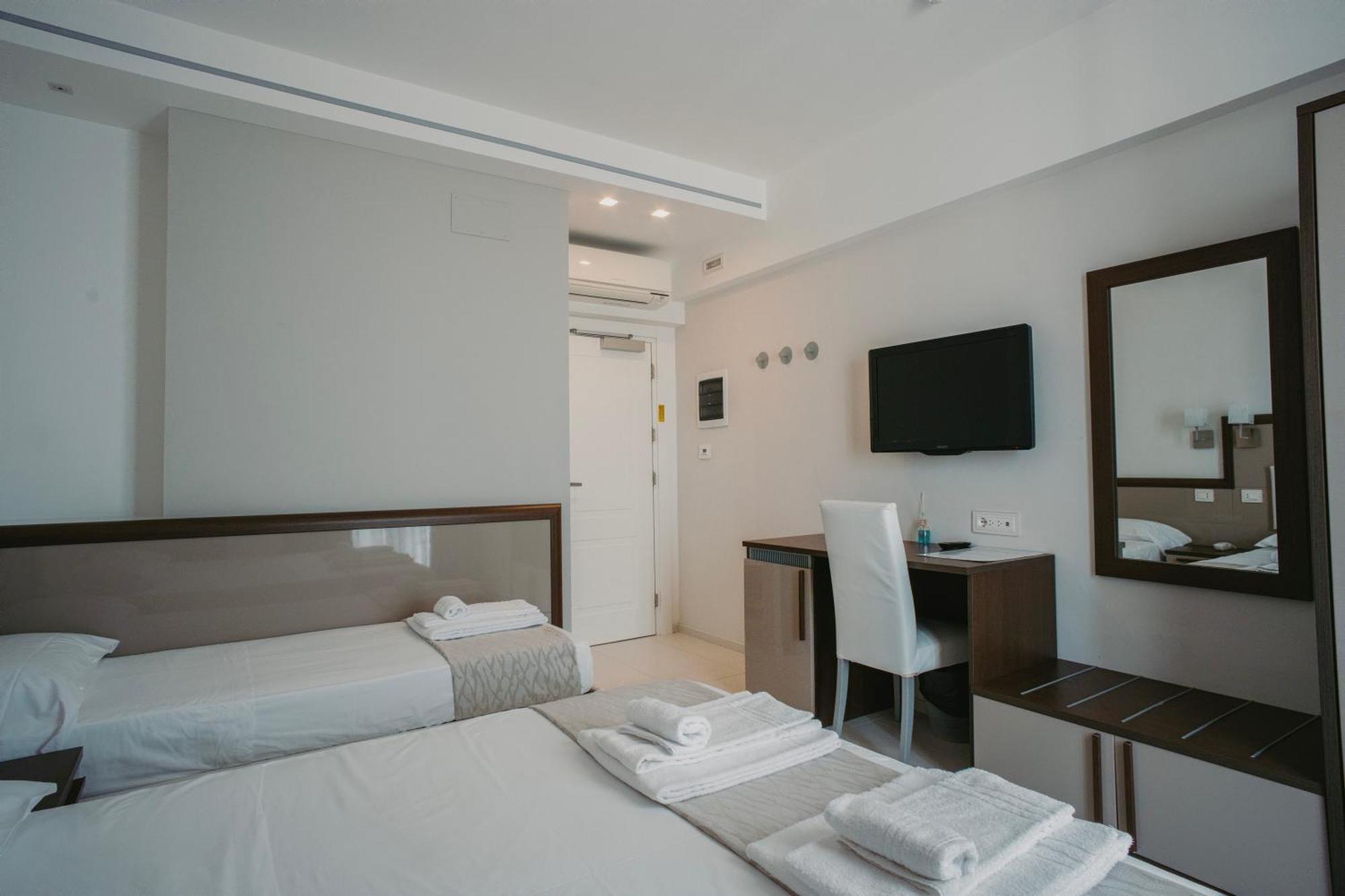 Hotel Baia Marina 滨海库普拉 外观 照片
