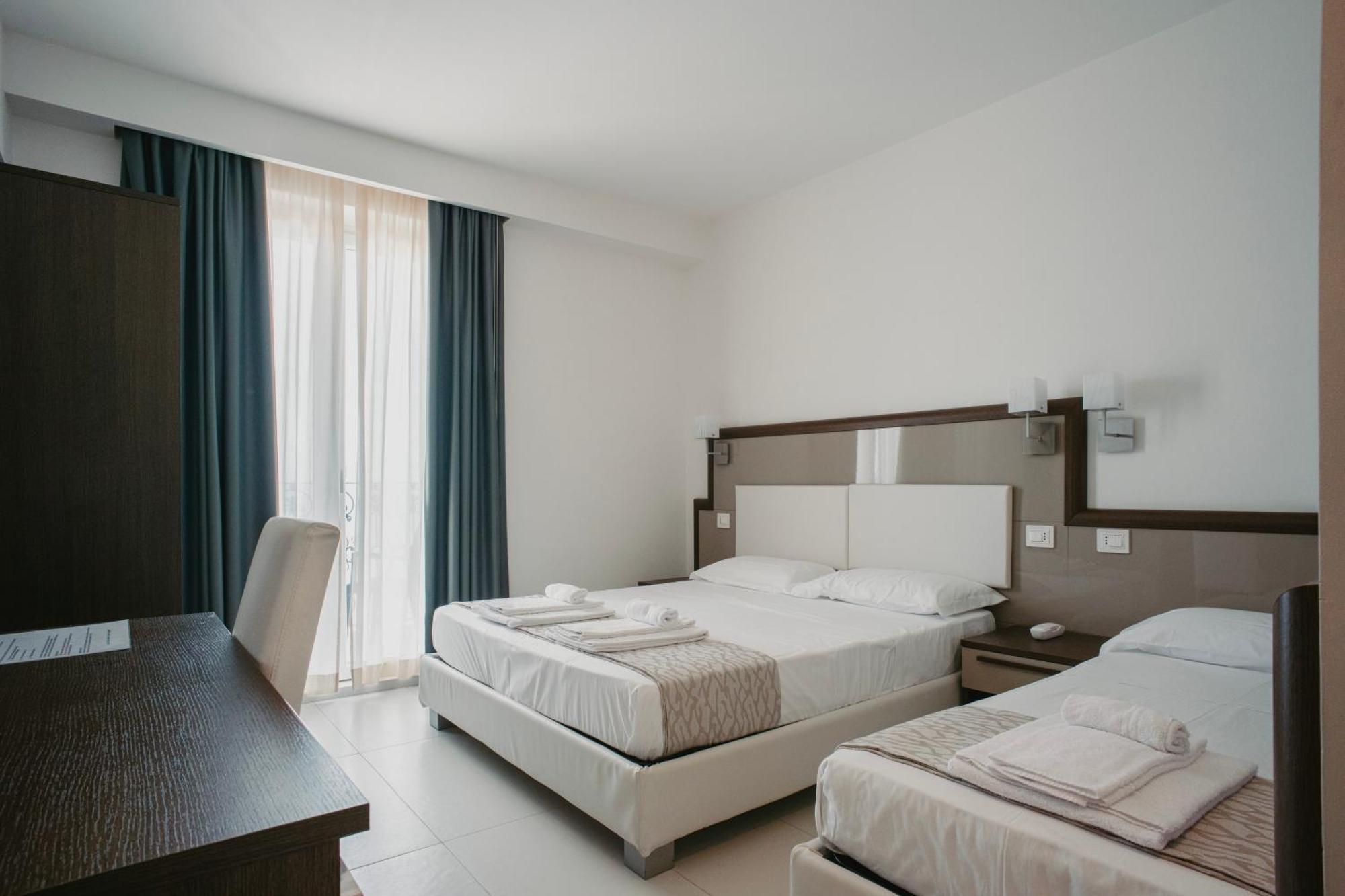 Hotel Baia Marina 滨海库普拉 外观 照片