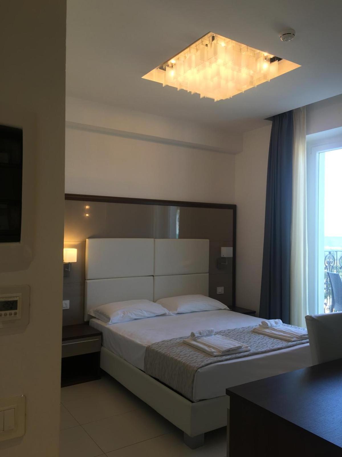 Hotel Baia Marina 滨海库普拉 外观 照片