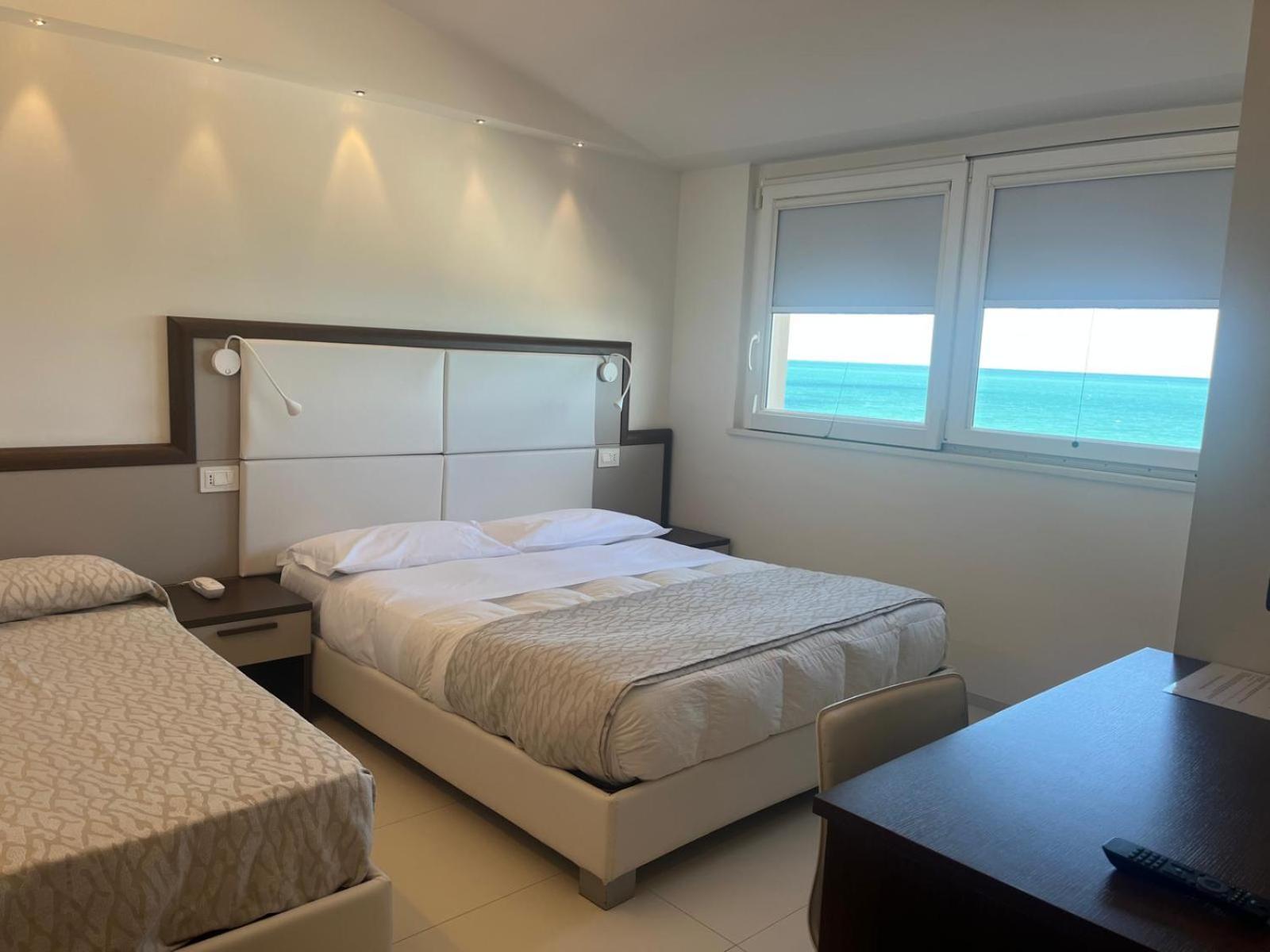 Hotel Baia Marina 滨海库普拉 外观 照片