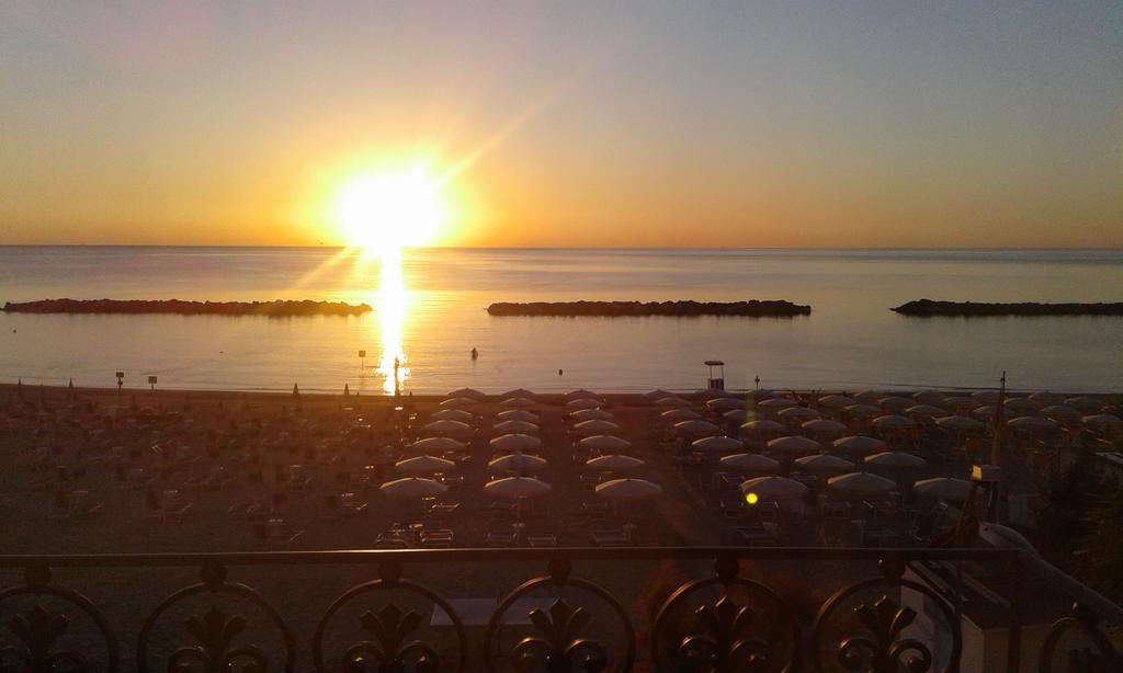 Hotel Baia Marina 滨海库普拉 外观 照片