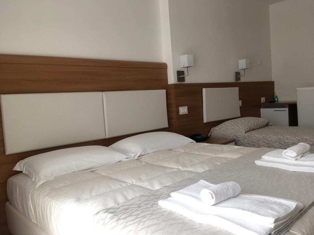 Hotel Baia Marina 滨海库普拉 外观 照片